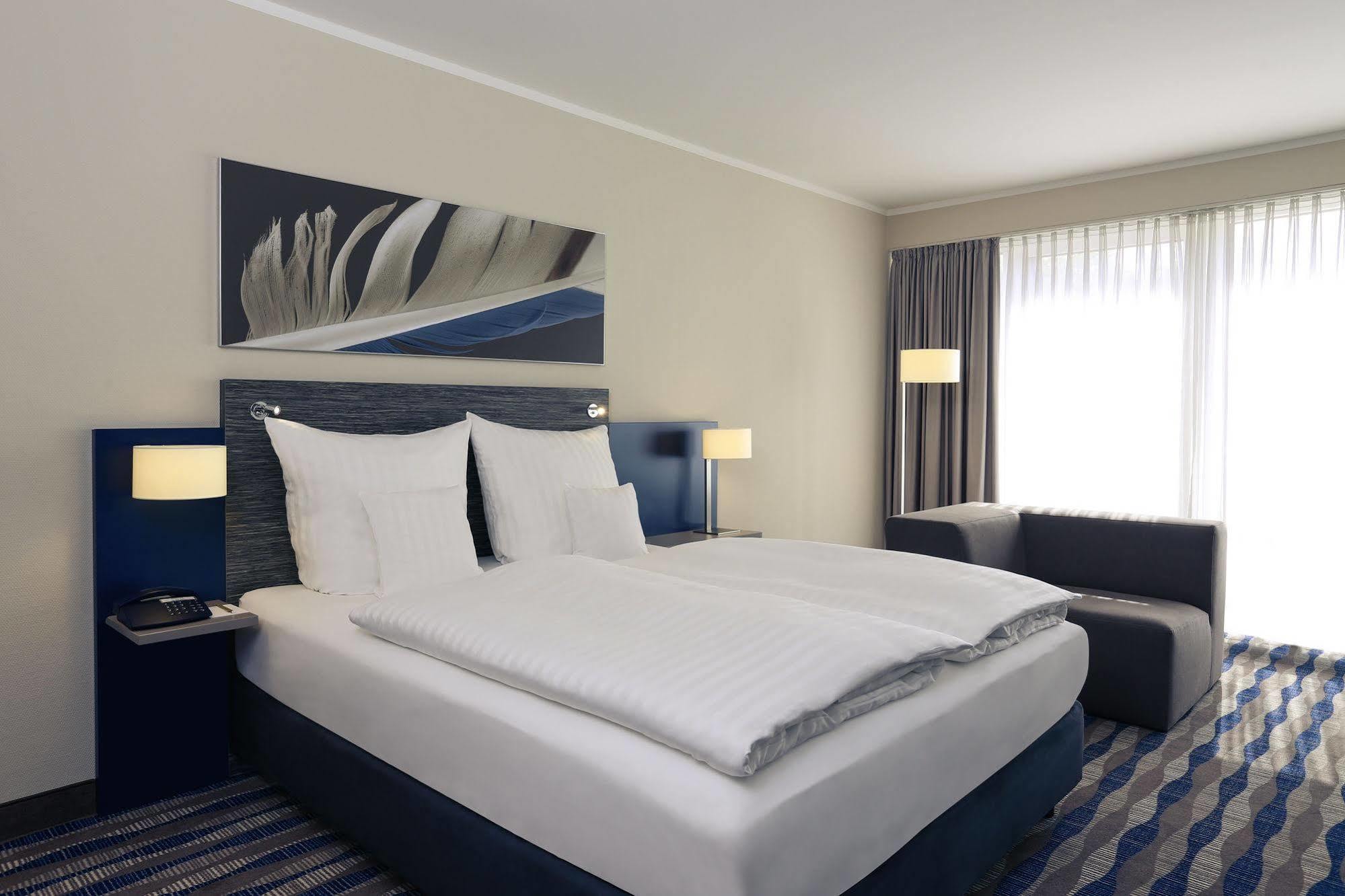 Mercure Am Entenfang Hotel 4*